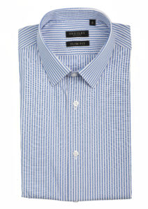Cette image représente une chemise à rayures bleu ciel