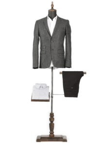 Cette image représente une veste gris anthracite pied de puce