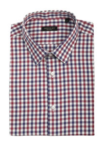 Cette image représente une chemise à carreaux rouge et bleu