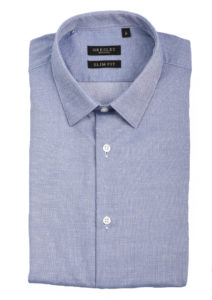 Cette image représente une chemise bleu métallisé