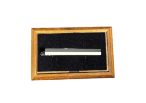 Pince à cravate argent et blanc
